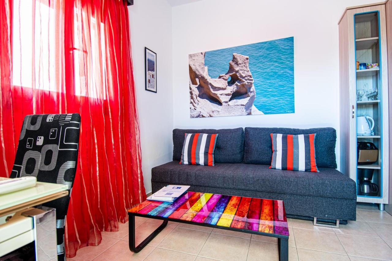 Adelphi Apartments 페리사 외부 사진