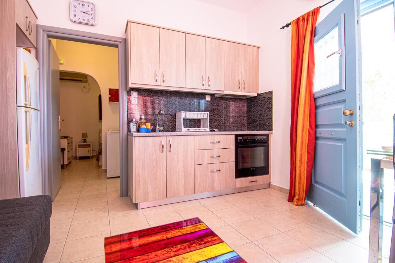 Adelphi Apartments 페리사 외부 사진