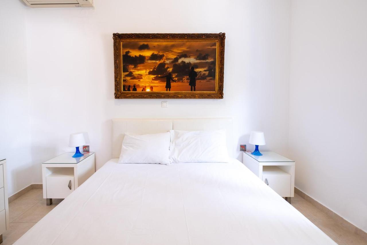 Adelphi Apartments 페리사 외부 사진