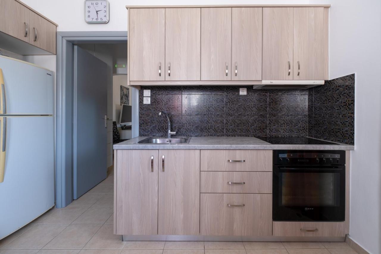 Adelphi Apartments 페리사 외부 사진
