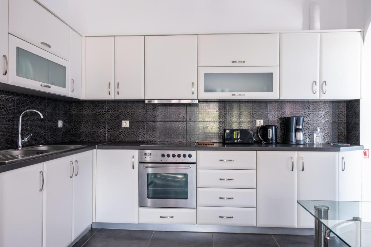 Adelphi Apartments 페리사 외부 사진